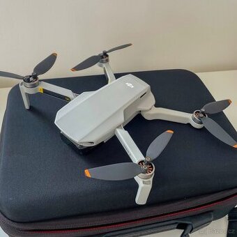 DJI Mini 2 – dron s 4K videem