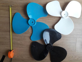 Vrtule (plastové) z větráků, průměr 35-38 cm,