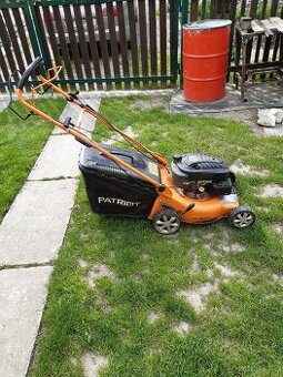 Prodám benzínovou sekačku PATRIOT LM 46 SP s pojezdem