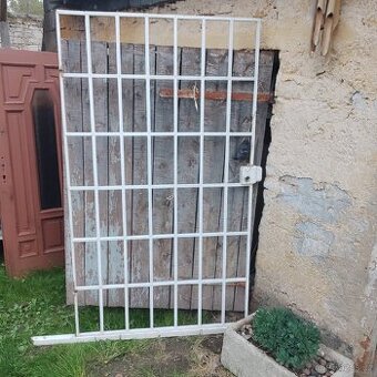 Ocelová bezpečnostní mříž dveřní - 1