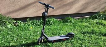 Elektrokoloběžka ninebot