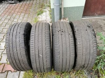 Pneu continental 225/55/r18 v
