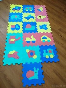 Pěnové puzzle