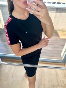 TOMMY HILFIGER ČERNÉ ŠATY - 1