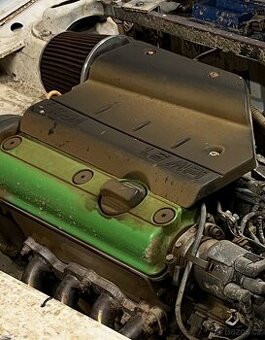 Závodni motor 1.6 8v