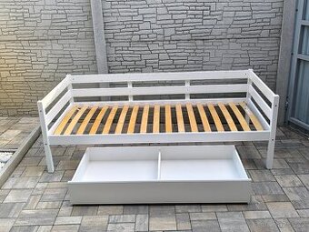 Prodám dřevěnou postel 90cm x 200cm