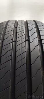 1ks 225/45/17 Goodyear Efficient Grip, DOT 0523, 7.8mm.