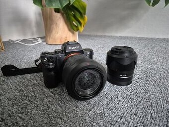 Sony A7 II Full-Frame + hodně příslušenství - 1