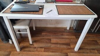 Prodám jídelní stůl a 4ks židlí