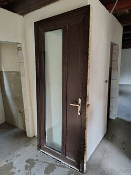 Dveře plast, prosklené