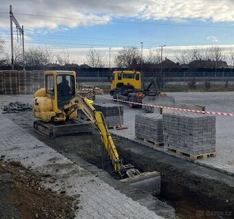 KOMATSU PC35R / 2002 / 6 566 m/h