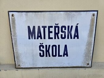 Stará smaltovana cedule mateřská škola