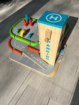 Dětské dřevěné parkoviště dřevěná garáž