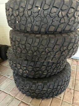 Bf Goodrich Mud terrain 255 75 17 offroad Jeep terénní