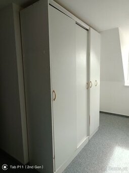 Prodám šatní skříň