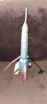 Plechová hračka raketa