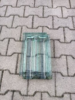 Prosvětlovací střešní taška