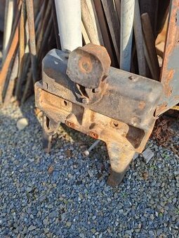 Zetor uřI litinová vana