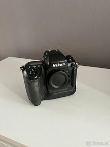 Fotoaparát Nikon F5