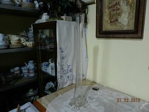 Krásná stará vysoká skleněná váza 66cm
