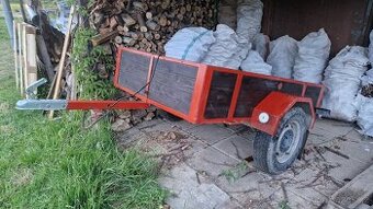 Přívěsný vozík za auto