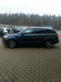 Audi Q7 S-line,koupeno v ČR