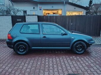 VW GOLF 4 1.4 MPI - 2.majitel,s STK,pojízdný po nehodě