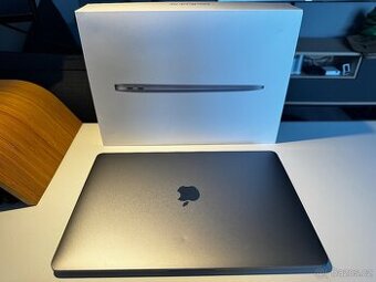 MacBook Air 13” M1 (256 GB SSD) – plně funkční, 12/2021