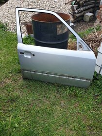 Mercedes w 124 holé pp dveře nebourané lakované s puchýři