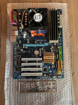PC komponenty, AM2, Athlon X2, 4GB DDR2