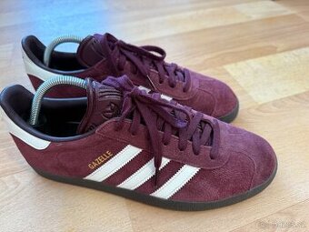 Adidas gazelle maroon