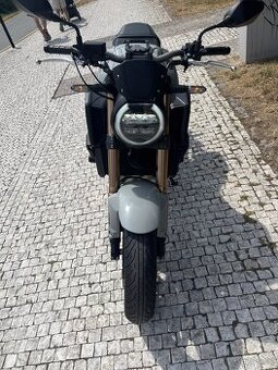 Honda CB650R - 1