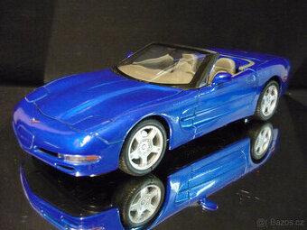 Chevrolet Corvette 1999 Welly 1/18
