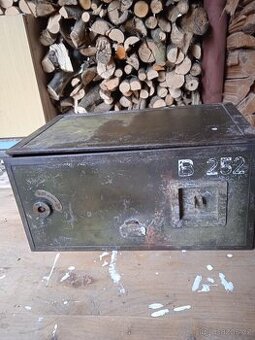 Vojenská kovová bedna - 1