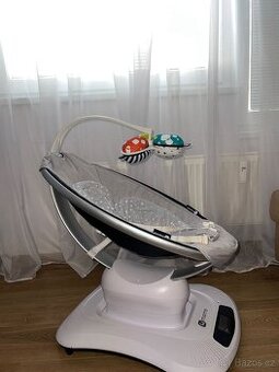 dětské houpací křeslo v dobrém stavu