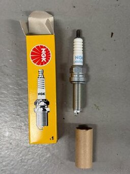 Svíčka NGK LMAR8A-9 - Honda SH, Forza