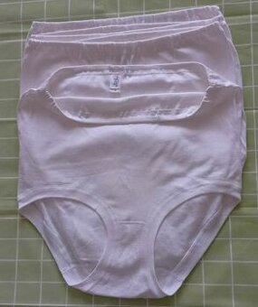 5 x dámské kalhotky, vel. 56. Nové.