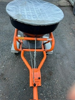 rozmetač soli a hnojiva