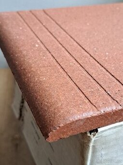 Kameninové schodnice ražené OMEGA-Keramost