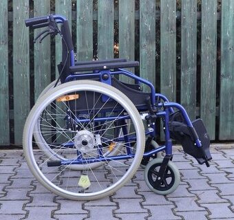 066-Mechanický invalidní vozík Patron.