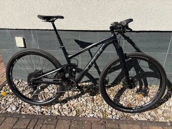 Celoodpružené horské kolo Trek Top Fuel 9.8 XT