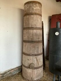 Historická  dřevěná nádrž, fekál, lejta