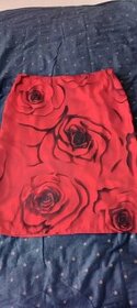 Červená pouzdrová sukně - 1