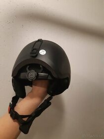 Nová lyžařská helma dětská s-m