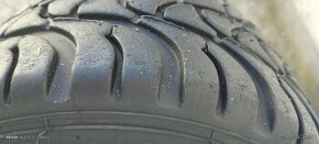Motokára pneu mokré