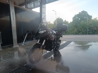 Benelli 502 trávili