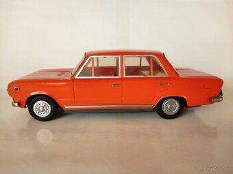 stará hračka Poľský Fiat 125p