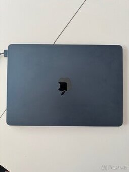 MacBook Air M2, CZ, top stav