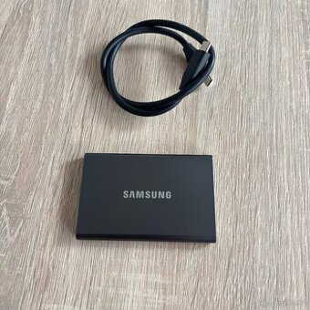 Externí SSD Samsung T7 2 TB - zánovní