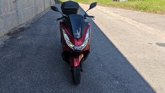 Honda PCX 125 , 2861km. Rok.2021